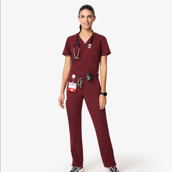 NWT FIGS Casma Three Pocket Scrub Top in Burgundy - Picture 5 of 10